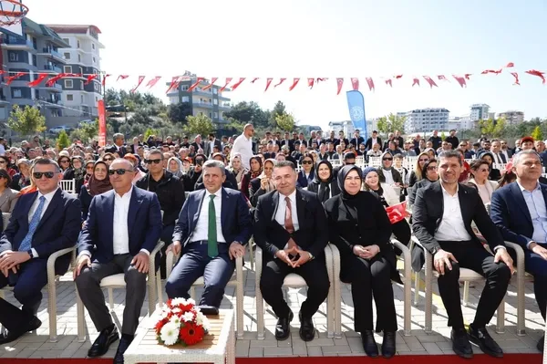 mhp-alanya-belediye-baskani-ve-cumhur-ittifaki-adayi-yucelden-egitime-buyuk-katki-1710872985225.jpg