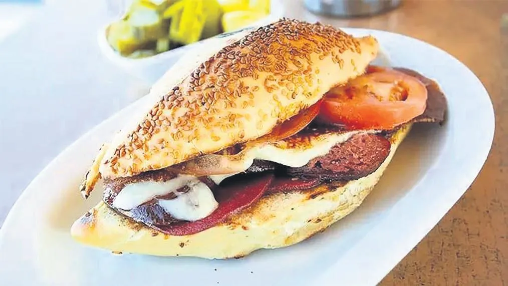 Çeşme’nin meşhur lezzeti kumru