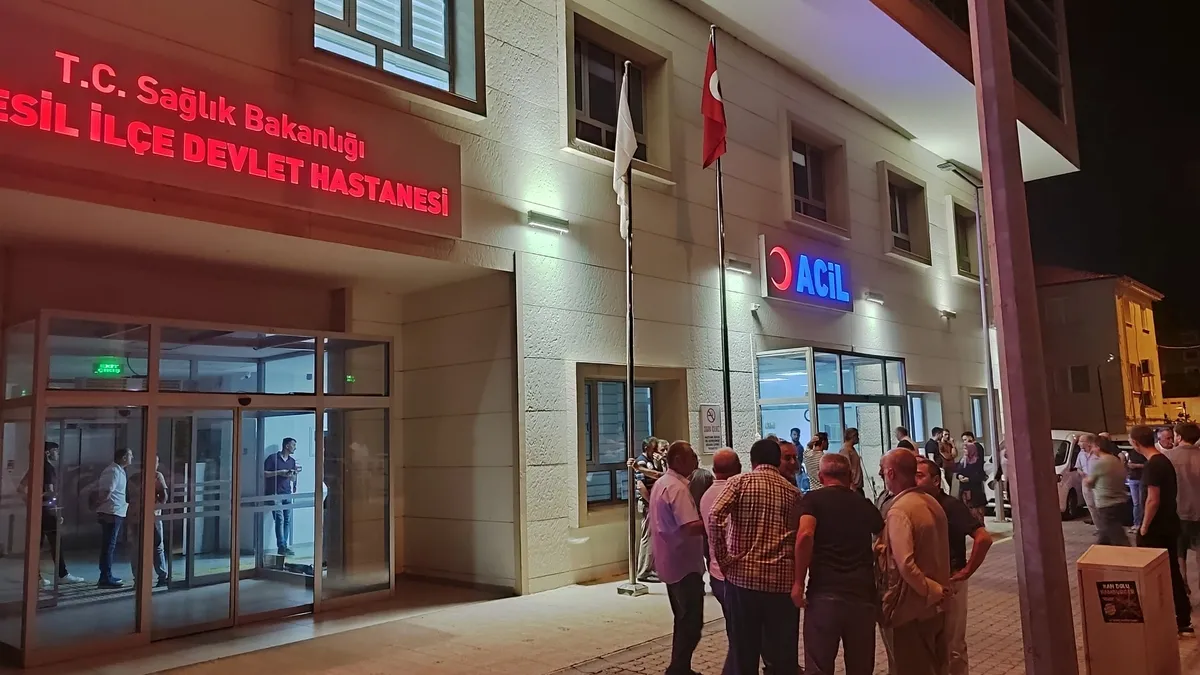Giresun’da düğünde silahla ateş edilmesi sonucu: 1 kişi öldü, 1 kişi yaralandı Giresun’da düğünde silahla ateş edilmesi sonucu: 1 kişi öldü, 1 kişi yaralandı