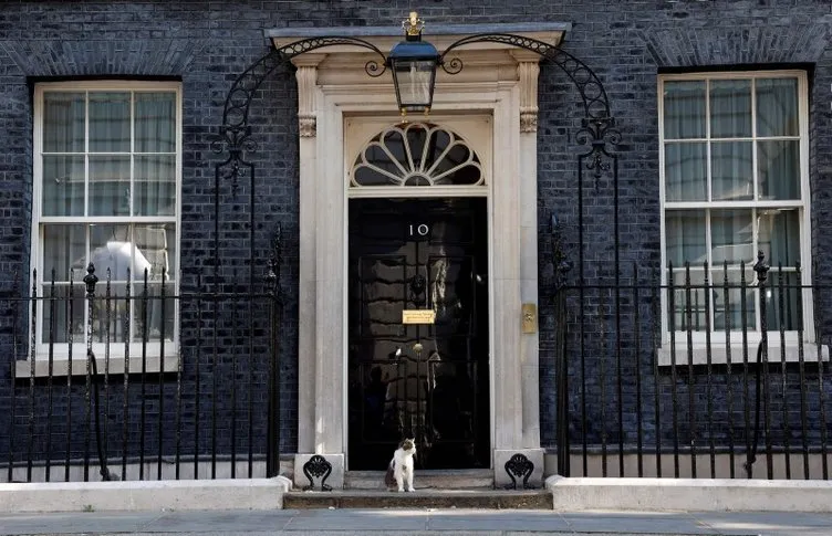 İngiltere bu iddia ile çalkalanıyor! Boris Johnson’un yeni görev yeri...