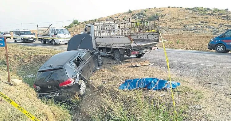 Trafik kazası 2 ölü, 4 yaralı