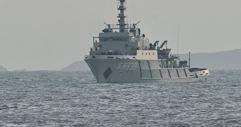 Çin Tayvan çevresini kuşattı