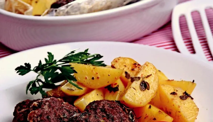 Fırın Torbasında Köfte Ve Patates