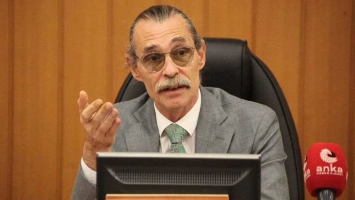 AK Parti’den CHP’li Erdal Beşikçioğlu’na sert tepki: İş yaptığını görmedik film setinde geziyor! AK Parti’den CHP’li Erdal Beşikçioğlu’na sert tepki: İş yaptığını görmedik film setinde geziyor!