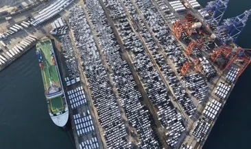 Haydarpaşa Limanı’nda bekleyen binlerce sıfır otomobil havadan görüntülendi