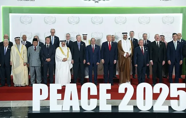Gazze için tarihi zirvede dikkat çeken görüntü: Trump’ın Erdoğan teşekkürünü iki lider alkışlamadı!