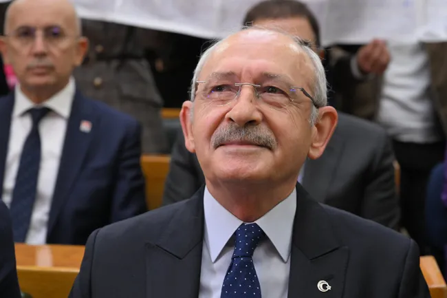 ozgur-ozel-gidiyor-kemal-kilicdaroglu-mu-geliyor-istanbul-karari-sonrasi-gozler-kurultay-davasinda-hukukcular-1756892917614.jpg Özgür Özel gidiyor Kemal Kılıçdaroğlu mu geliyor? İstanbul kararı sonrası gözler Kurultay davasında: Hukukçular değerlendirdi!