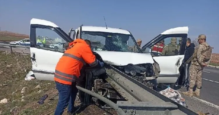 Mardin’de korkunç kaza: 2 ölü 3 yaralı!