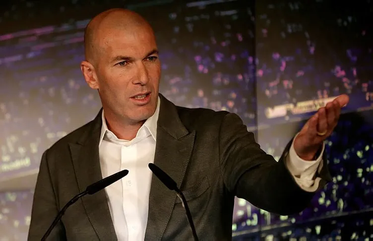 Zidane’ın pantolonu imza törenine damgasını vurdu