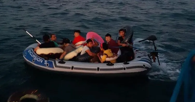 Ege’de göçmenleri taşıyan tekne kayalıklara çarptı:  3 kişi öldü