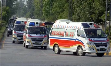 Pakistan’da araç kontrolden çıktı: 16 ölü