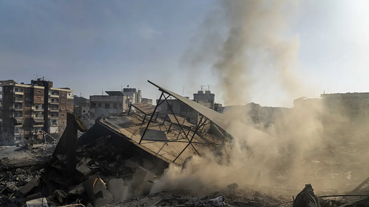 İsrail uçakları Beyrut’u aralıksız vuruyor! İsrail uçakları Beyrut’u aralıksız vuruyor!