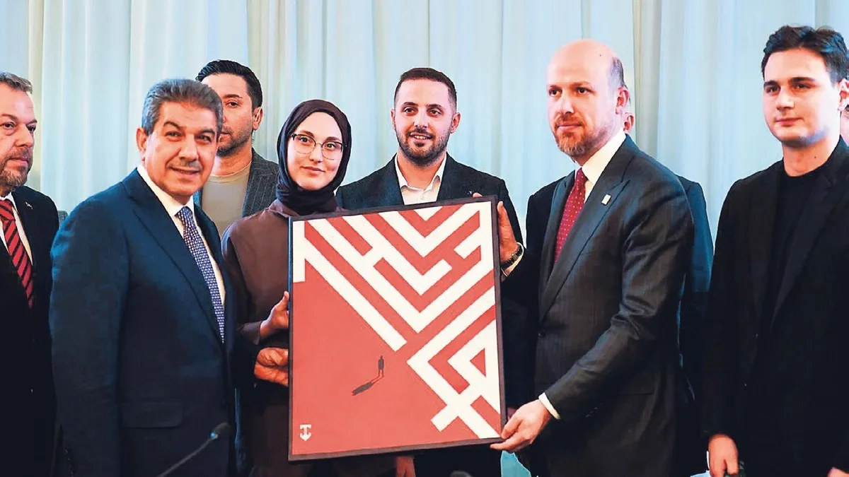 Bilal Erdoğan’dan gençlere teknoloji tavsiyesi Bilal Erdoğan’dan gençlere teknoloji tavsiyesi