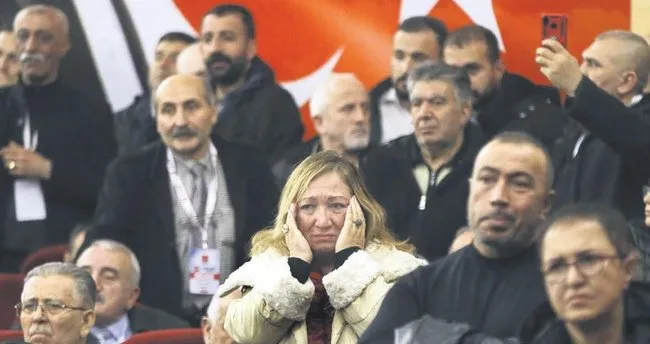 Delegelerden ‘tek aday’lı CHP kongrelerine ‘kırmızı kart’