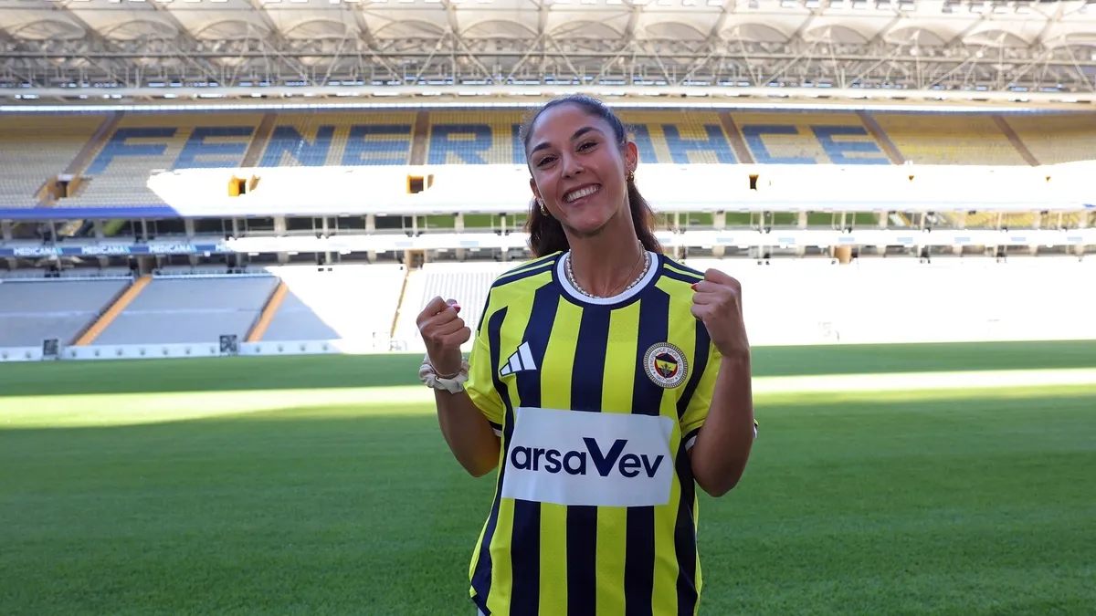Fenerbahçe arsaVev Kadın Futbol Takımı, Fatma Şakar’ı transfer etti Fenerbahçe arsaVev Kadın Futbol Takımı, Fatma Şakar’ı transfer etti