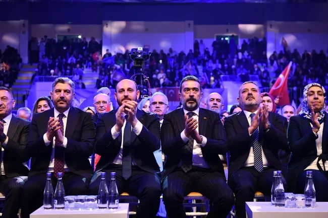 ak-parti-ankarada-ak-elci-projesini-tanitti-her-kapiya-bir-gonul-her-binaya-bir-ak-elci-1764703896703.jpg