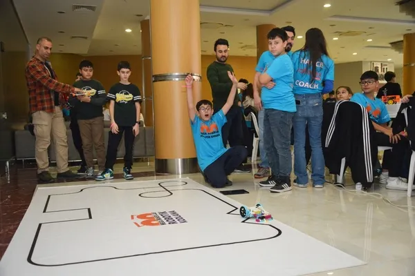 8-ilden-500-ogrenci-robot-yarismasinda-bulustu-1708953941443.jpg