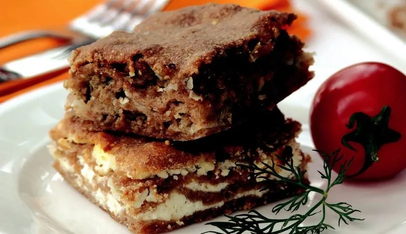 Kıymalı Peynirli Açma Börek