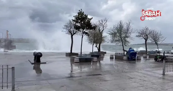 İstanbul’da fırtına ve şiddetli yağışın bilançosu: 1 ölü | Video