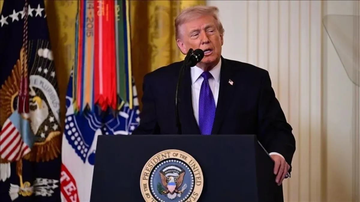 ABD Başkanı Trump'tan Kanada'ya yeni vergi hamlesi: "Bizi yıllardır kazıkladılar" haber görseli