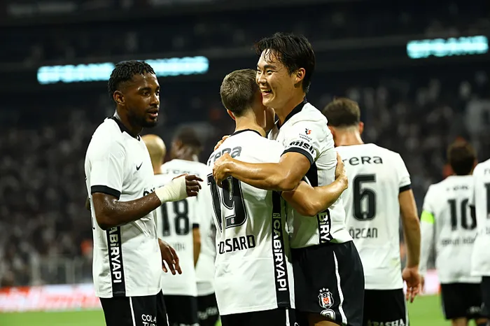 canli-besiktas-erzurumspor-maci-macta-ikinci-yari-oynaniyor-1789151580843.jpeg