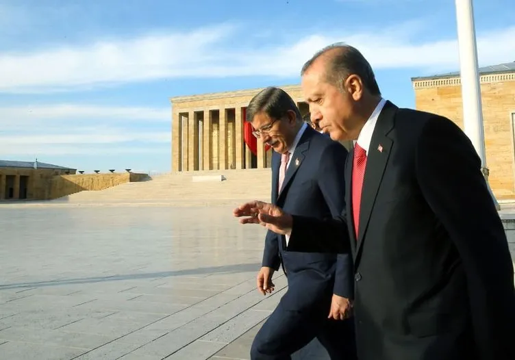Erdoğan ve Davutoğlu Anıtkabir’de Nobel Ödülü Takdim Töreni’nde