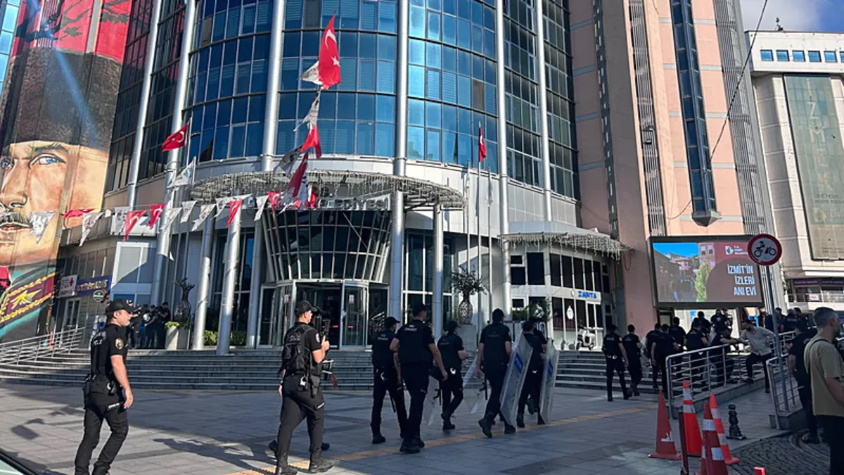 SON DAKİKA… İzmit Belediyesi soruşturmasında gizli tanıktan şok ifade! 1,6 milyonluk ihale 84 milyon TL gösterildi: Veli Ağbaba’nın sevgilisi… SON DAKİKA… İzmit Belediyesi soruşturmasında gizli tanıktan şok ifade! 1,6 milyonluk ihale 84 milyon TL gösterildi: Veli Ağbaba’nın sevgilisi…