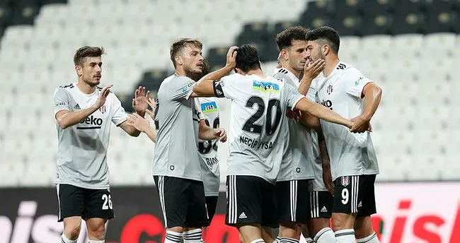 Beşiktaş'ın iç transferdeki tek umudu! 4 isimle yollar ayrılıyor...