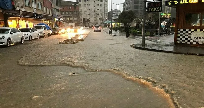 Son dakika! Rize'de şiddetli yağış nedeniyle kayıp ihbarı yapılan 3 kişi aranıyor