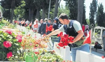 Millet şehitlerine koştu