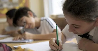 2025-2026 MEB TAKVİMİ VE TARİH TARİHLERİ! Yeni eğitim öğretim yılı ne zaman başlayacak, ara tatiller hangi tarihte?