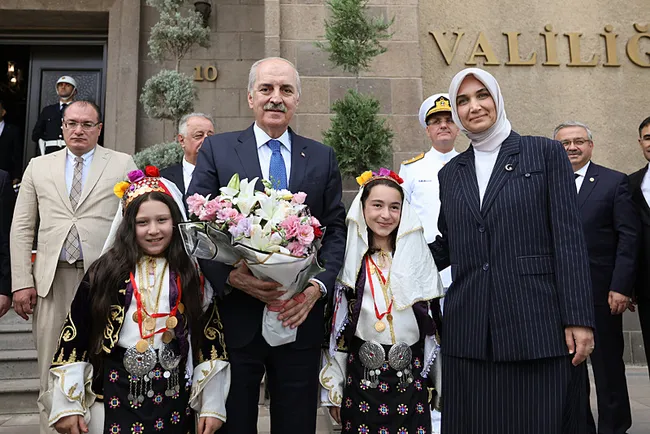 tbmm-baskani-kurtulmustan-terorsuz-turkiye-aciklamasi-bu-surecte-teror-orgutuyle-hicbir-pazarlik-yapilmamistir-1756221919919.jpeg TBMM Başkanı Kurtulmuş'tan Terörsüz Türkiye açıklaması: Bu süreçte terör örgütüyle hiçbir pazarlık yapılmamıştır, yapılmayacaktır