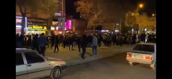 izmirde-polise-tas-sopa-ve-molotofla-saldiran-123-supheli-gozaltinda-1742630220086.jpg