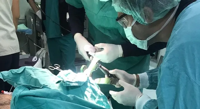 Mide gerdirme ameliyatı oldu: Kabusu yaşadı! Doktor: Çürümüş burası kokuyor!