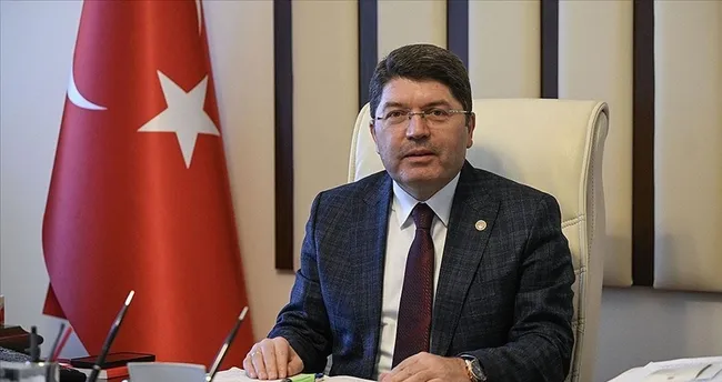 Adalet Bakanı Tunç’tan siyasilere yeni anayasa çağrısı Adalet Bakanı Tunç’tan siyasilere yeni anayasa çağrısı