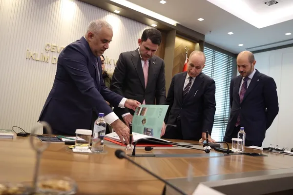 turkiye-ile-umman-arasinda-sehircilik-is-birligi-bakan-kurum-duyurdu-imzalar-atildi-1782999425608.jpg