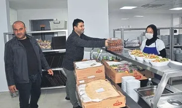 Sağlıkçılara pide ikramı