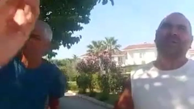 Haşemayla havuza girmesi engellenen kadın suç duyurusunda bulundu | Video