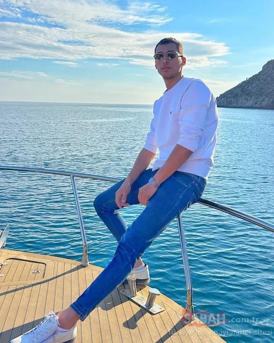 Toprak Razgatlıoğlu dünya şampiyonu oldu kendini böyle ödüllendirdi! 32 milyona kraliyet arabası aldı!