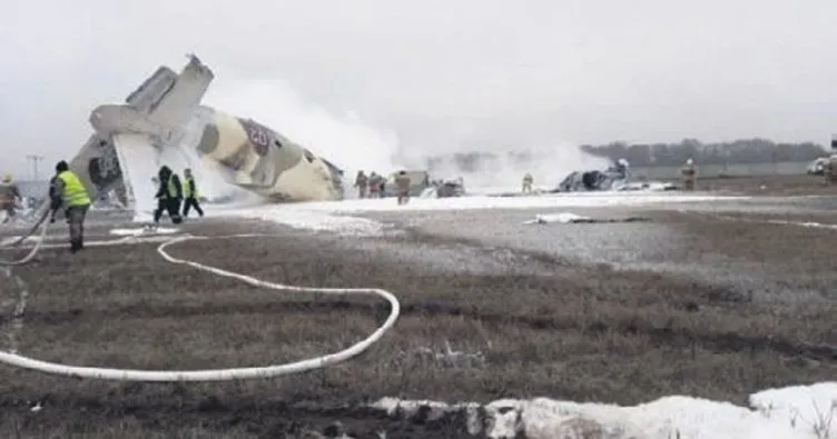 Kazakistan’da askeri kargo uçağı düştü: 4 ölü