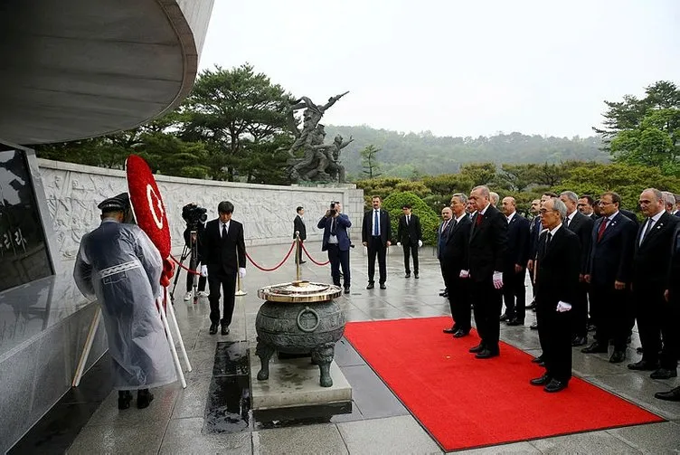 Cumhurbaşkanı Erdoğan’ın Ulusal Mezarlık ziyaretinde dikkat çeken o detay!