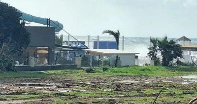 Hortum yıktı geçti