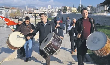 Davullu zurnalı EYT bayramı