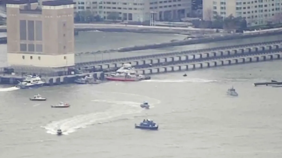 ABD’de helikopter kazası: Hudson Nehri’ne düştü ABD’de helikopter kazası: Hudson Nehri’ne düştü