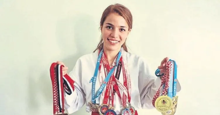 Karatenin altın kızı Esra Karabağ