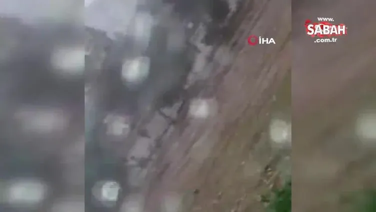 Yağışlar Tarsus'ta okul ihata duvarını yıktı... Dehşet anlar kamerada