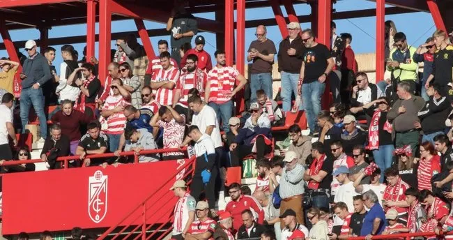 Taraftar tribünde hayatını kaybetti, Granada – Bilbao maçı yarıda kaldı Taraftar tribünde hayatını kaybetti, Granada – Bilbao maçı yarıda kaldı