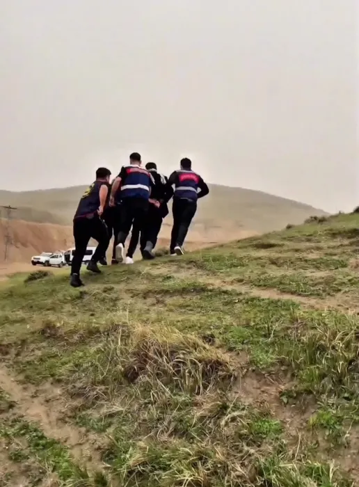 Tam 223 yıl hapisle aranıyordu! Aylarca bakın nasıl saklanmış...