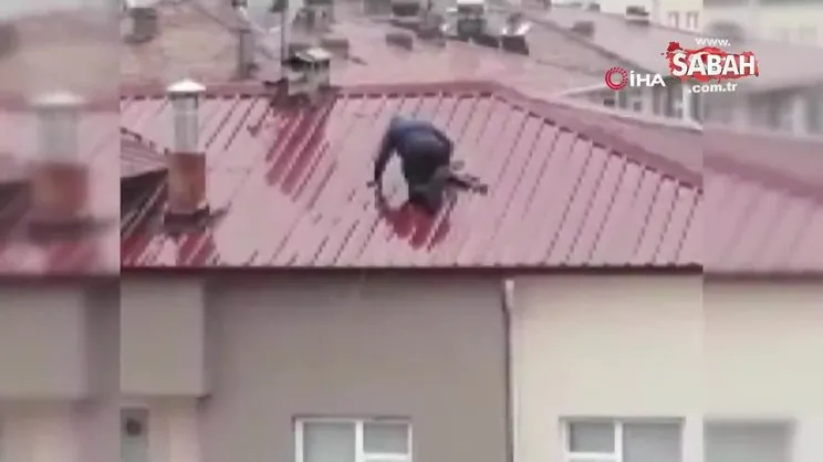Çatıda yürekleri ağza getiren anlar kamerada | Video
