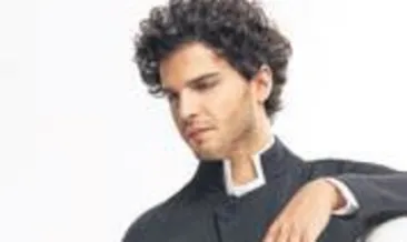 Jamal Aliyev sahne alıyor